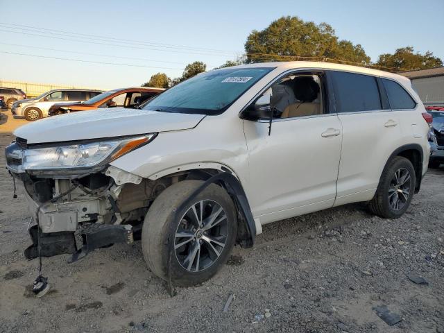 TOYOTA HIGHLANDER 2018 with VIN 5TDBZRFH5JS912394 - Photo from auction