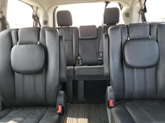 Photo 10 from auction – 2016 CHRYSLER TOWN & COU with VIN 2C4RC1BG1GR279733