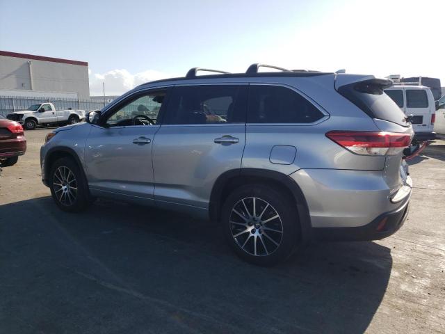 Photo 2 from auction – 2018 TOYOTA HIGHLANDER with VIN 5TDJZRFH7JS562441
