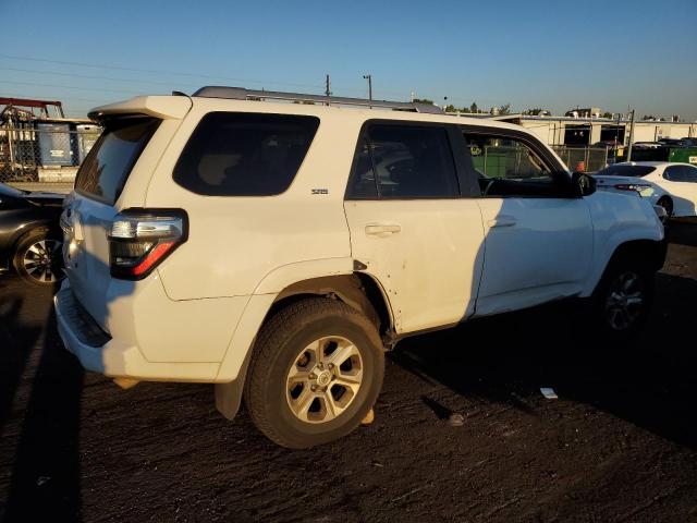 Photo 3 from auction – 2018 TOYOTA 4RUNNER SR with VIN JTEBU5JR4J5580747