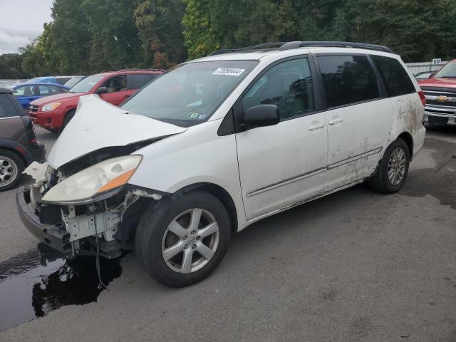 Photo 1 from auction – 2010 TOYOTA SIENNA XLE with VIN 5TDDK4CC0AS030333
