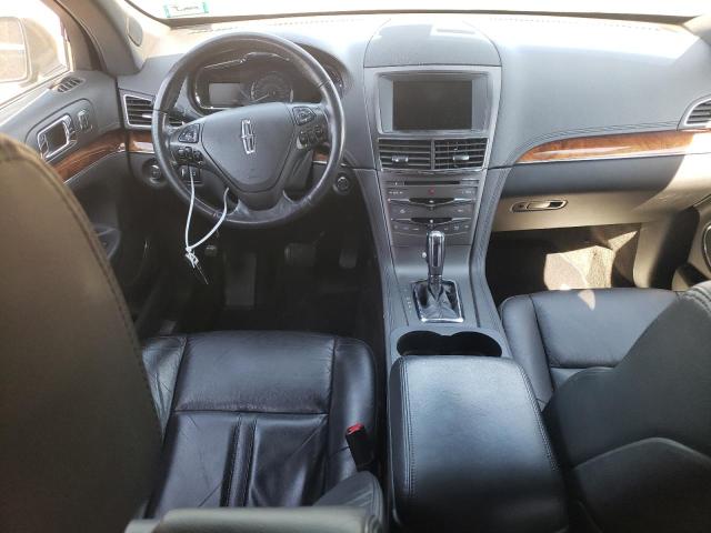 Photo 8 from auction – 2017 LINCOLN MKT with VIN 2LMHJ5NK2HBL00415