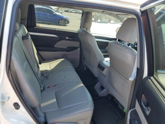 Photo 11 from auction – 2016 TOYOTA HIGHLANDER with VIN 5TDKKRFH0GS141694