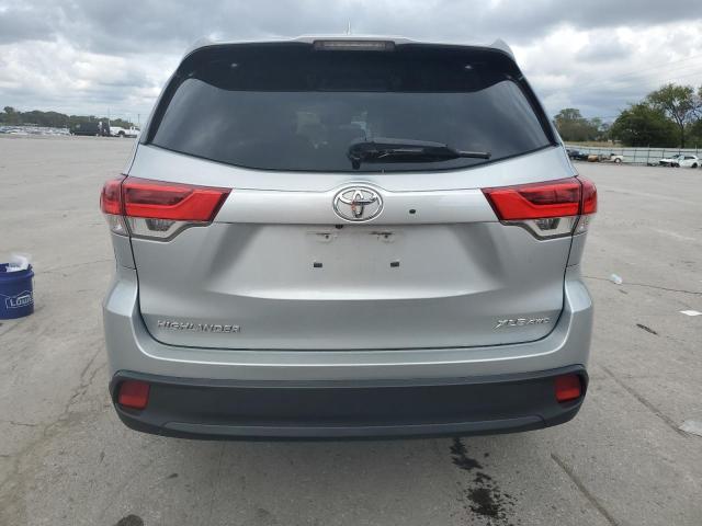 Photo 6 from auction – 2018 TOYOTA HIGHLANDER with VIN 5TDJZRFH0JS845876