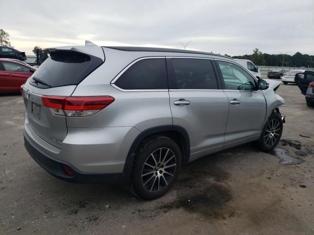 Photo 3 from auction – 2017 TOYOTA HIGHLANDER with VIN 5TDJZRFH9HS455806