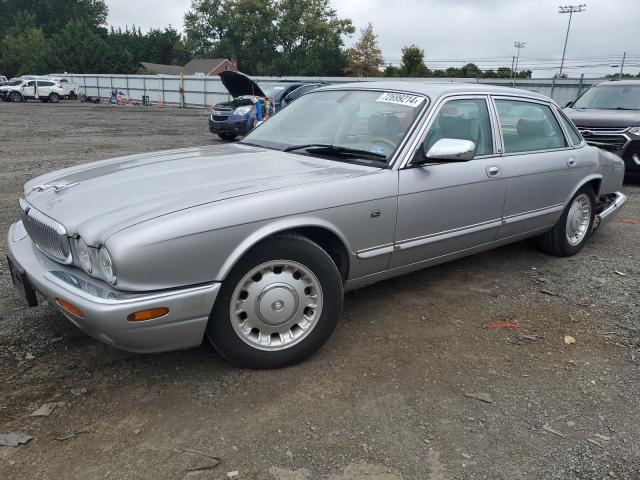 JAGUAR VANDENPLAS 2000 with VIN SAJDA24C6YLF05697 - Photo from auction