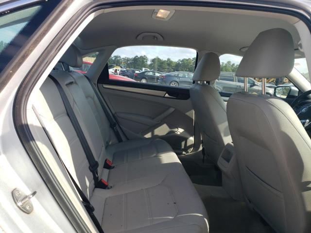 Photo 10 from auction – 2015 VOLKSWAGEN PASSAT S with VIN 1VWAT7A31FC096724