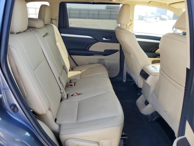 Снимка 11 от търг – 2018 TOYOTA HIGHLANDER с VIN 5TDKZRFH2JS244747