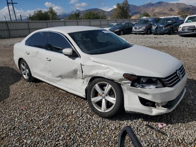 Photo 4 from auction – 2014 VOLKSWAGEN PASSAT S with VIN 1VWAT7A37EC058994