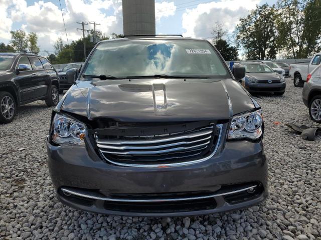 Photo 5 from auction – 2016 CHRYSLER TOWN & COU with VIN 2C4RC1BG5GR113795