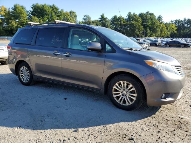 Photo 4 from auction – 2012 TOYOTA SIENNA XLE with VIN 5TDYK3DCXCS276299