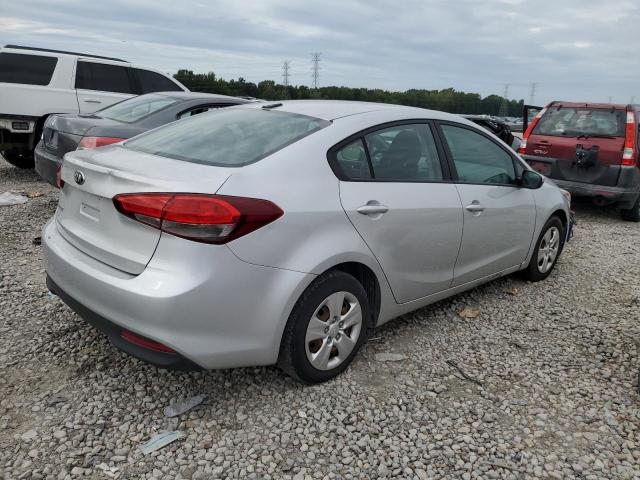 Foto 3 de la subasta – 2017 KIA FORTE LX con VIN 3KPFK4A78HE048792