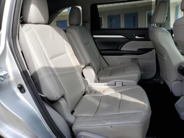 Photo 11 from auction – 2018 TOYOTA HIGHLANDER with VIN 5TDJZRFH9JS902396