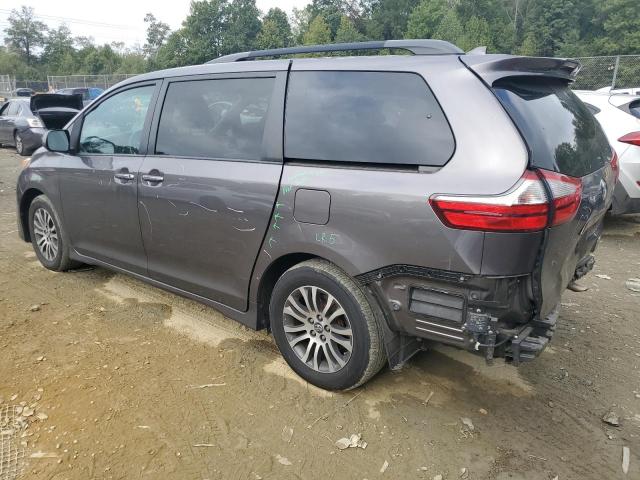 Photo 2 from auction – 2018 TOYOTA SIENNA XLE with VIN 5TDYZ3DC0JS935094