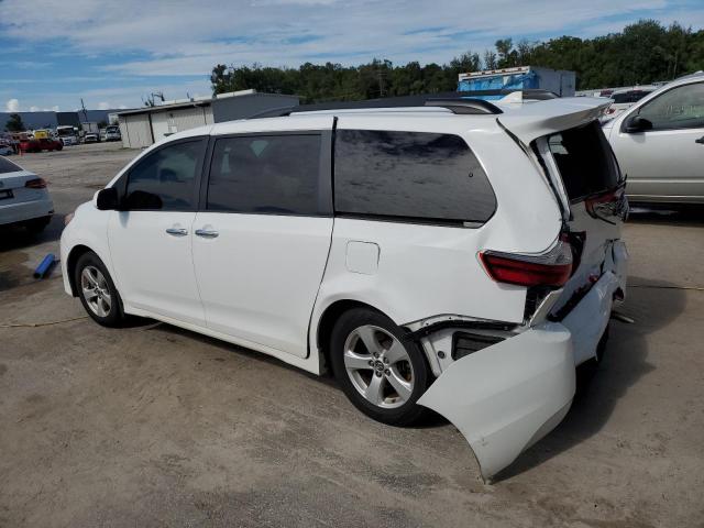 Photo 2 from auction – 2018 TOYOTA SIENNA LE with VIN 5TDKZ3DC5JS950292