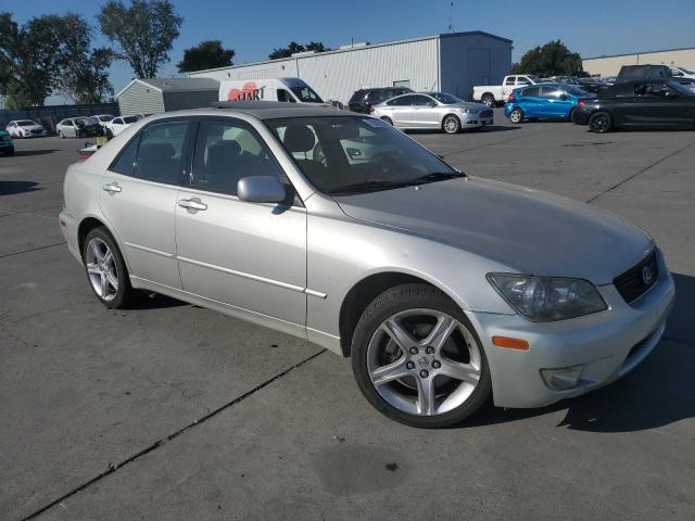Photo 4 from auction – 2004 LEXUS IS 300 with VIN JTHBD192140082493