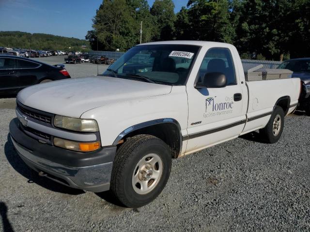 CHEVROLET SILVERADO 2000 with VIN 1GCEK14T8YE262146 - Photo from auction