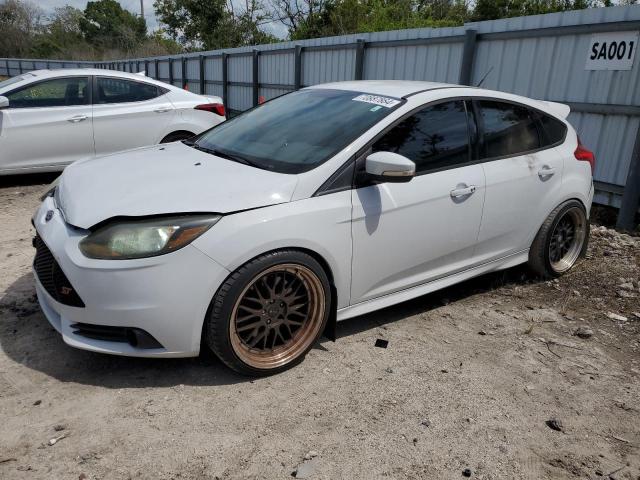 FORD FOCUS ST 2014 مع رقم تعريف المركبة 1FADP3L97EL156637 - صورة من المزاد