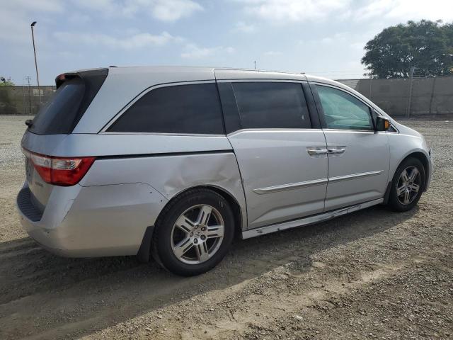 Photo 3 from auction – 2011 HONDA ODYSSEY TO with VIN 5FNRL5H96BB041185