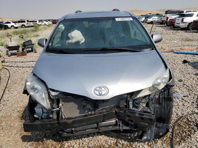 Photo 5 from auction – 2015 TOYOTA SIENNA XLE with VIN 5TDDK3DC4FS100688
