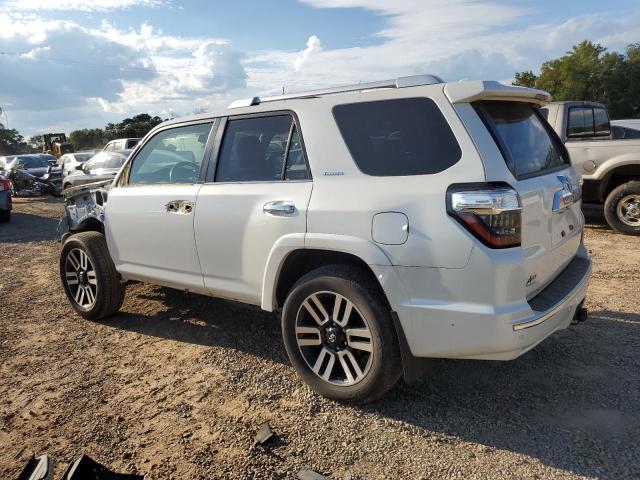 Photo 2 from auction – 2017 TOYOTA 4RUNNER SR with VIN JTEZU5JR3H5150975