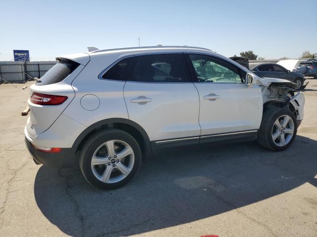 Photo 3 from auction – 2015 LINCOLN MKC with VIN 5LMCJ1A95FUJ47535