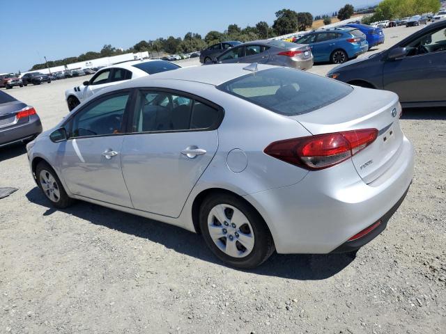 Photo 2 from auction – 2017 KIA FORTE LX with VIN 3KPFK4A76HE038729