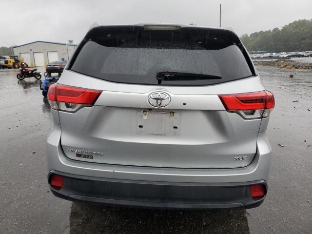 Photo 6 from auction – 2019 TOYOTA HIGHLANDER with VIN 5TDKZRFH7KS356011