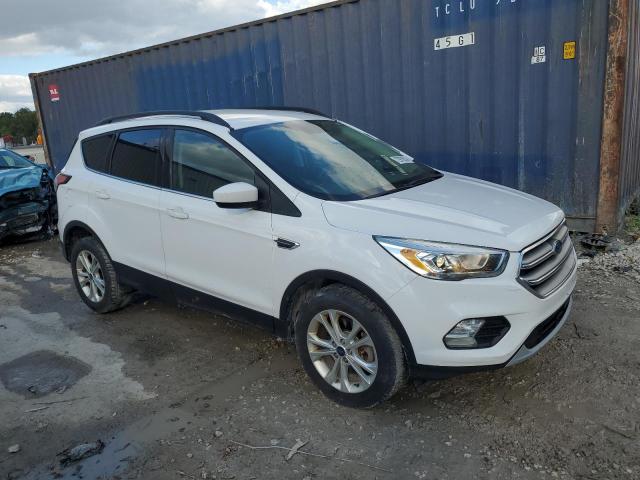 Photo 4 from auction – 2017 FORD ESCAPE SE with VIN 1FMCU9GD3HUC54204