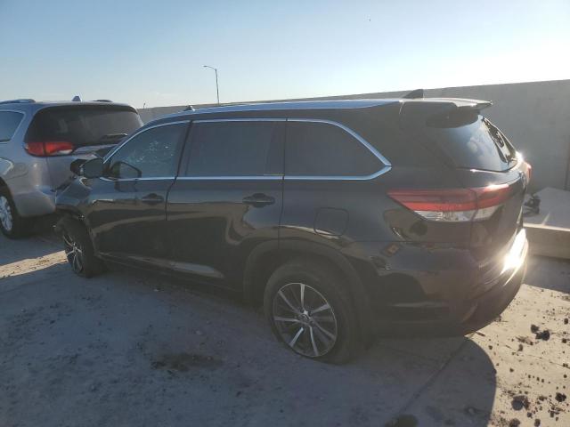 Photo 2 from auction – 2018 TOYOTA HIGHLANDER with VIN 5TDJZRFH3JS804805