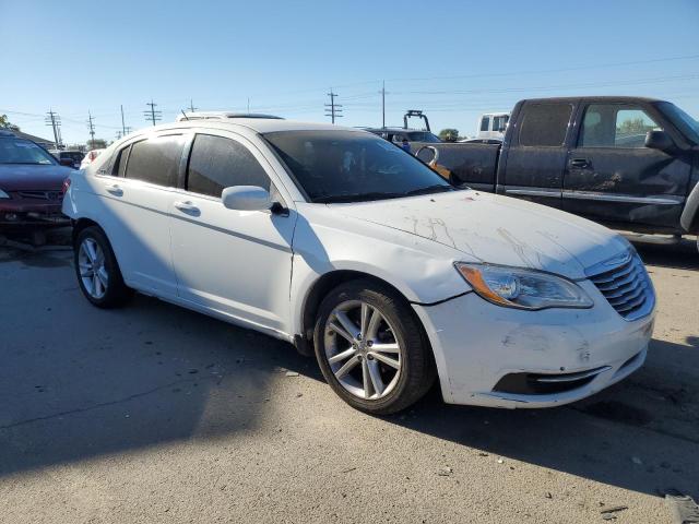 Photo 4 from auction – 2013 CHRYSLER 200 LX with VIN 1C3CCBAB0DN560422