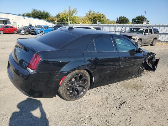 Photo 3 from auction – 2019 CHRYSLER 300 with VIN 2C3CCABG4KH533699