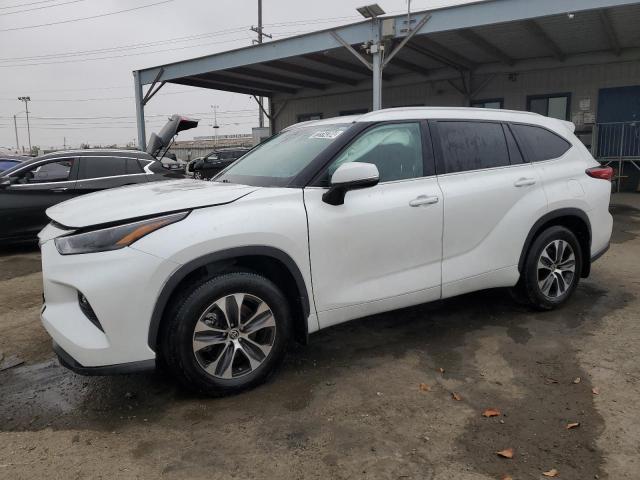 TOYOTA HIGHLANDER 2022 with VIN 5TDHZRAH3NS547852 - Photo from auction