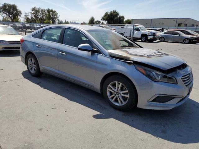 Photo 4 from auction – 2017 HYUNDAI SONATA SE with VIN 5NPE24AF1HH558433
