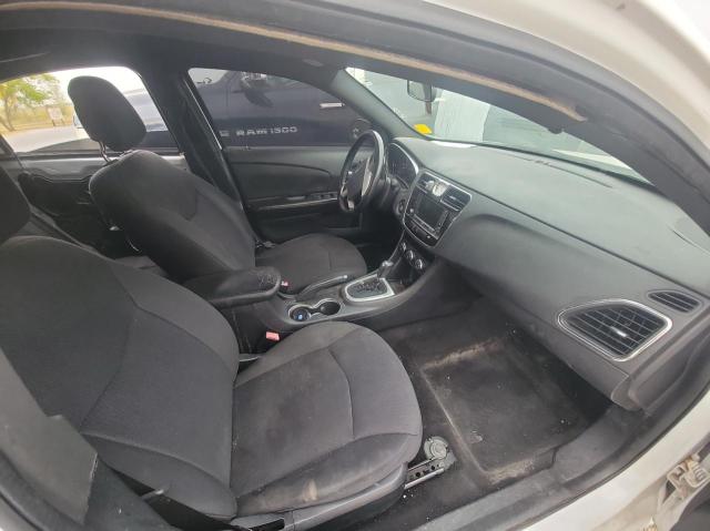 Photo 5 from auction – 2012 CHRYSLER 200 TOURIN with VIN 1C3CCBBG7CN304092