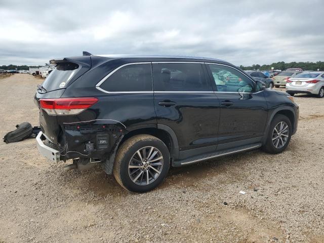 Photo 3 from auction – 2019 TOYOTA HIGHLANDER with VIN 5TDKZRFH7KS561151