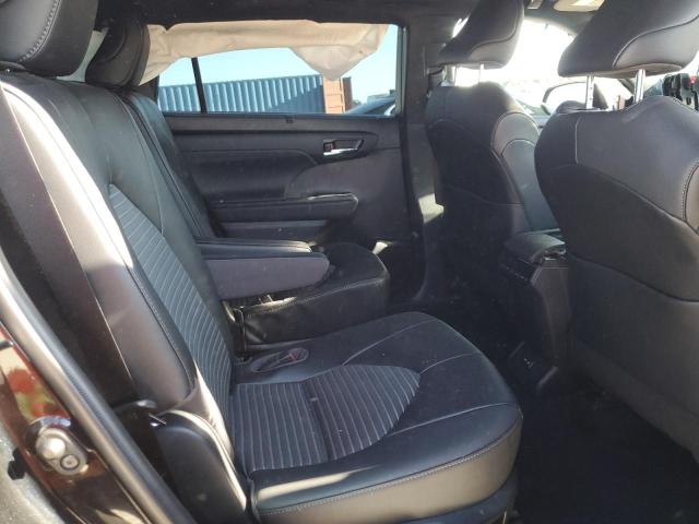 Photo 11 from auction – 2022 TOYOTA HIGHLANDER with VIN 5TDLZRAH6NS141462