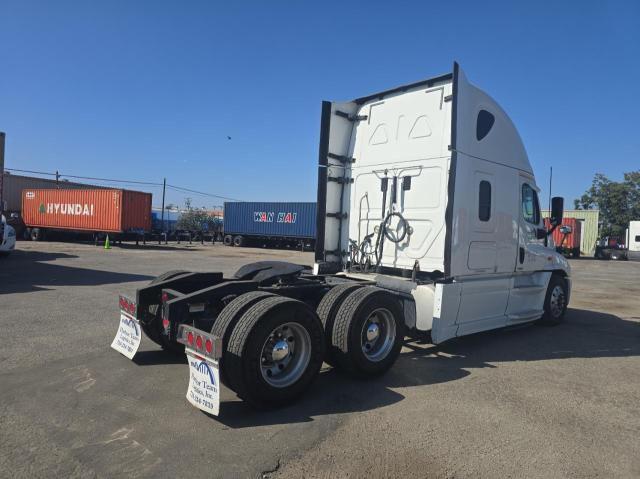 Photo 4 from auction – 2014 FREIGHTLINER CASCADIA 1 with VIN 3AKJGLD5XESFW1111