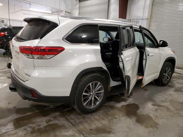 Photo 3 from auction – 2018 TOYOTA HIGHLANDER with VIN 5TDJZRFH9JS558343