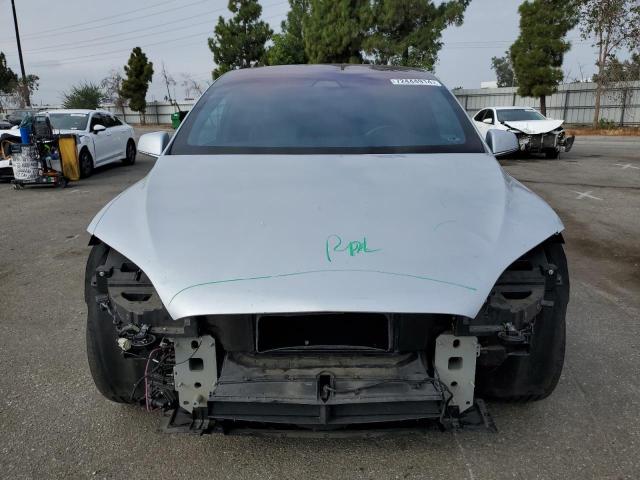 Photo 5 from auction – 2017 TESLA MODEL X with VIN 5YJXCDE22HF068322