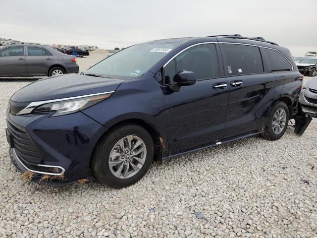 TOYOTA SIENNA XLE 2023 with VIN 5TDYRKEC8PS159136 - Photo from auction