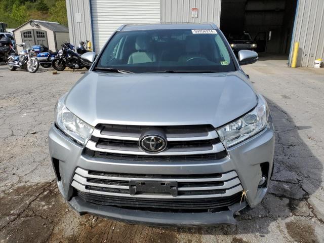 Photo 5 from auction – 2018 TOYOTA HIGHLANDER with VIN 5TDJZRFH9JS902396