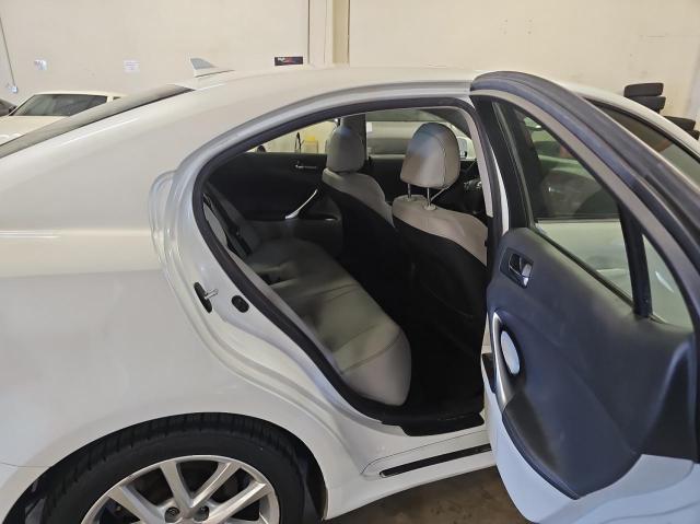 Photo 6 from auction – 2011 LEXUS IS 250 with VIN JTHBF5C22B5135177