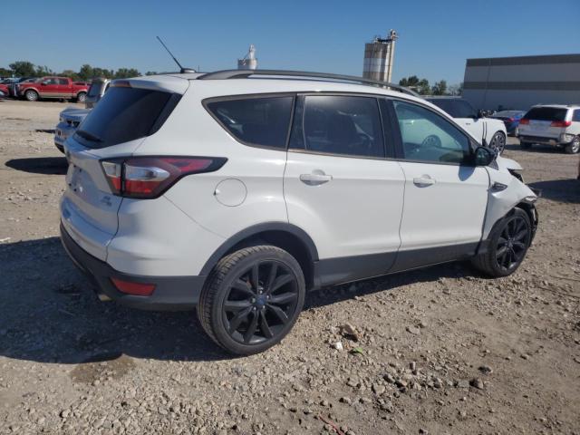Photo 3 from auction – 2017 FORD ESCAPE SE with VIN 1FMCU9G9XHUE07835