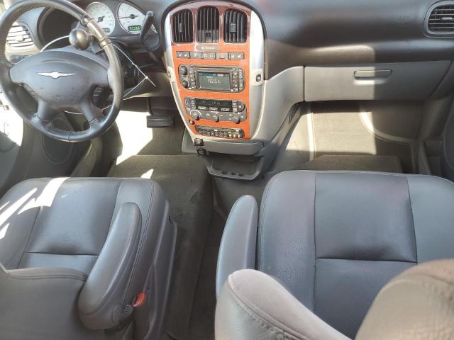 Photo 8 from auction – 2005 CHRYSLER TOWN & COU with VIN 2C4GP64L45R534794