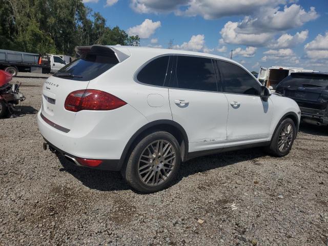 Photo 3 from auction – 2014 PORSCHE CAYENNE with VIN WP1AA2A26ELA91440