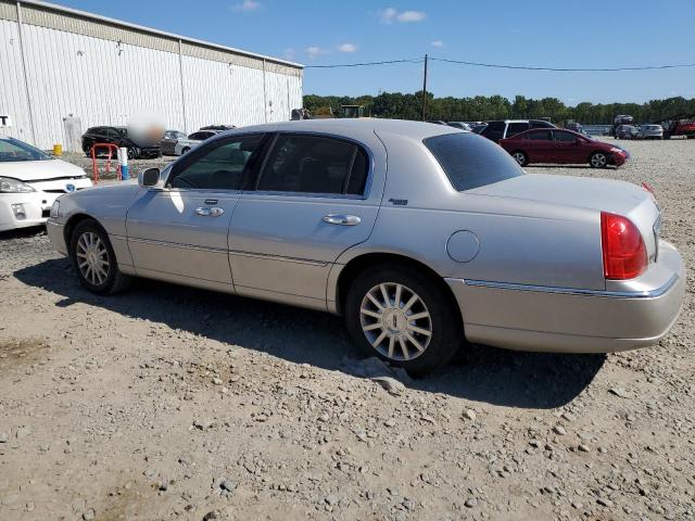 Photo 2 from auction – 2008 LINCOLN TOWN CAR S with VIN 2LNHM82W18X657597