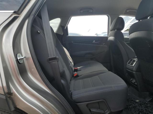 Photo 11 from auction – 2016 KIA SORENTO LX with VIN 5XYPG4A35GG061634