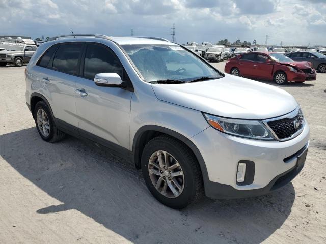 Photo 4 from auction – 2015 KIA SORENTO LX with VIN 5XYKT4A65FG602163