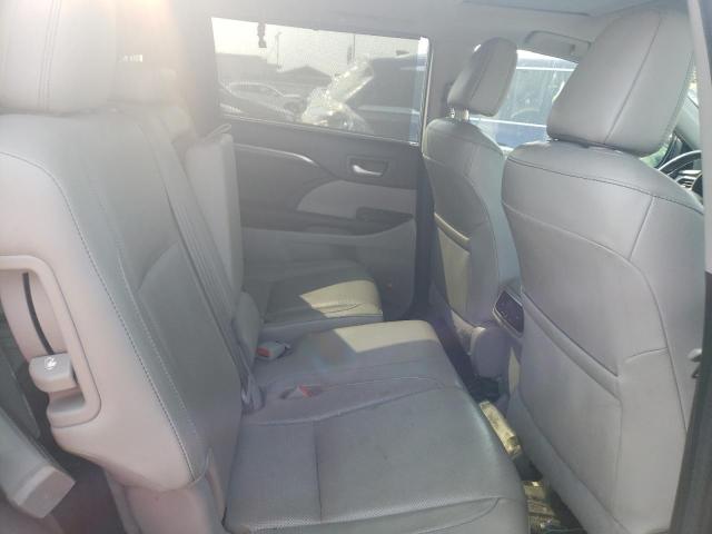 Photo 11 from auction – 2017 TOYOTA HIGHLANDER with VIN 5TDDZRFH9HS365326
